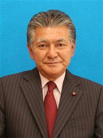 前田哲　議員