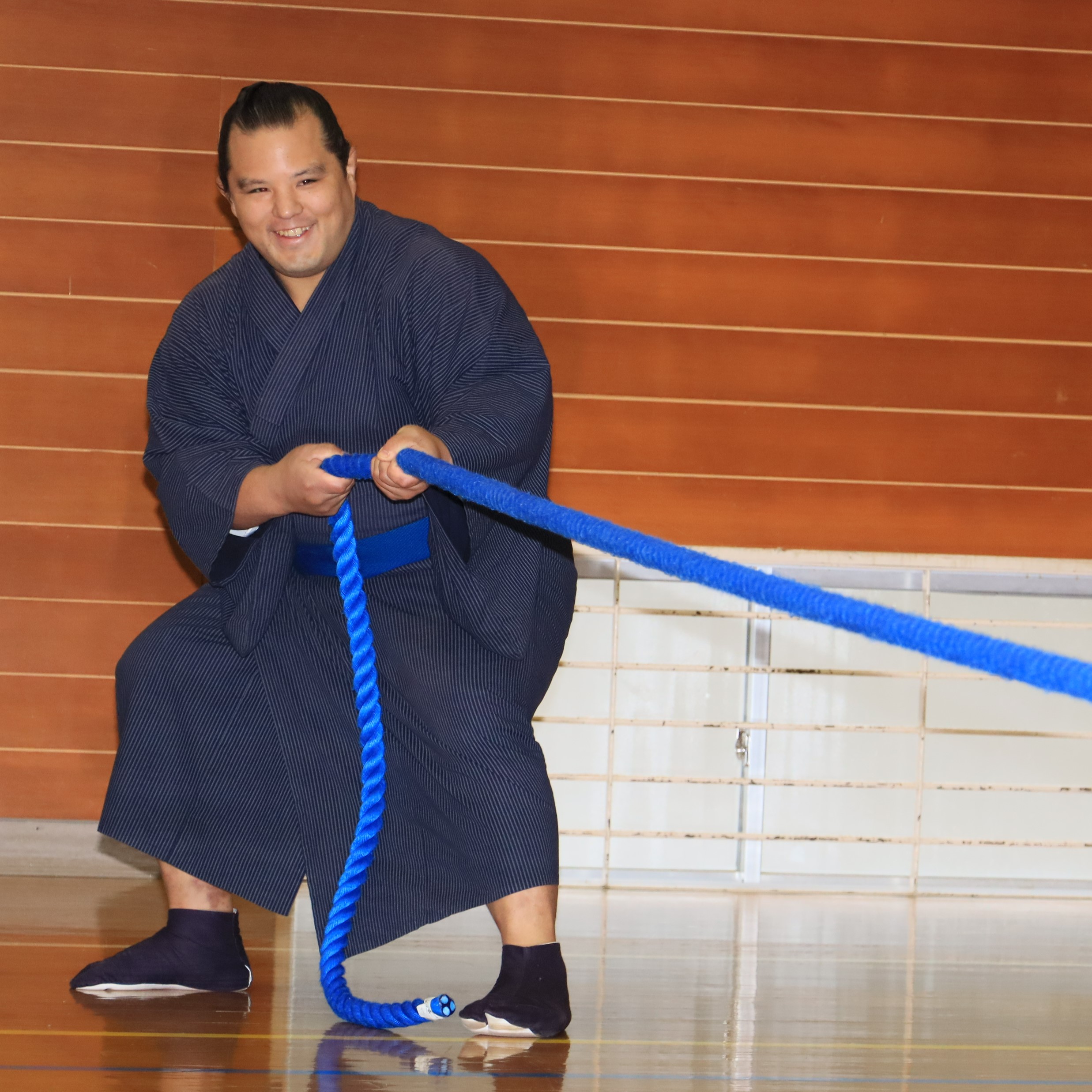 押し相撲（若肥前）