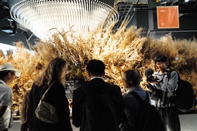 万博会場内交流1